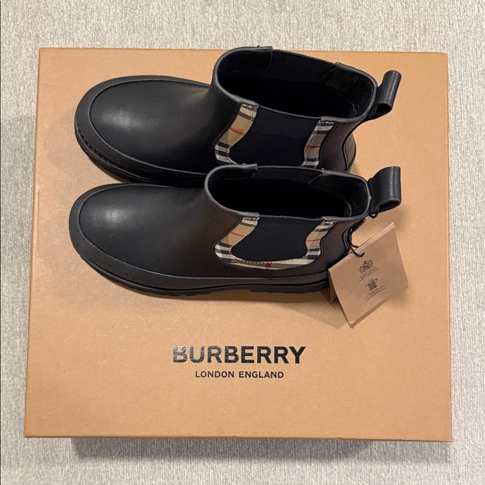 Burberry Kids Chelsea Boots - Picture 3 of 6